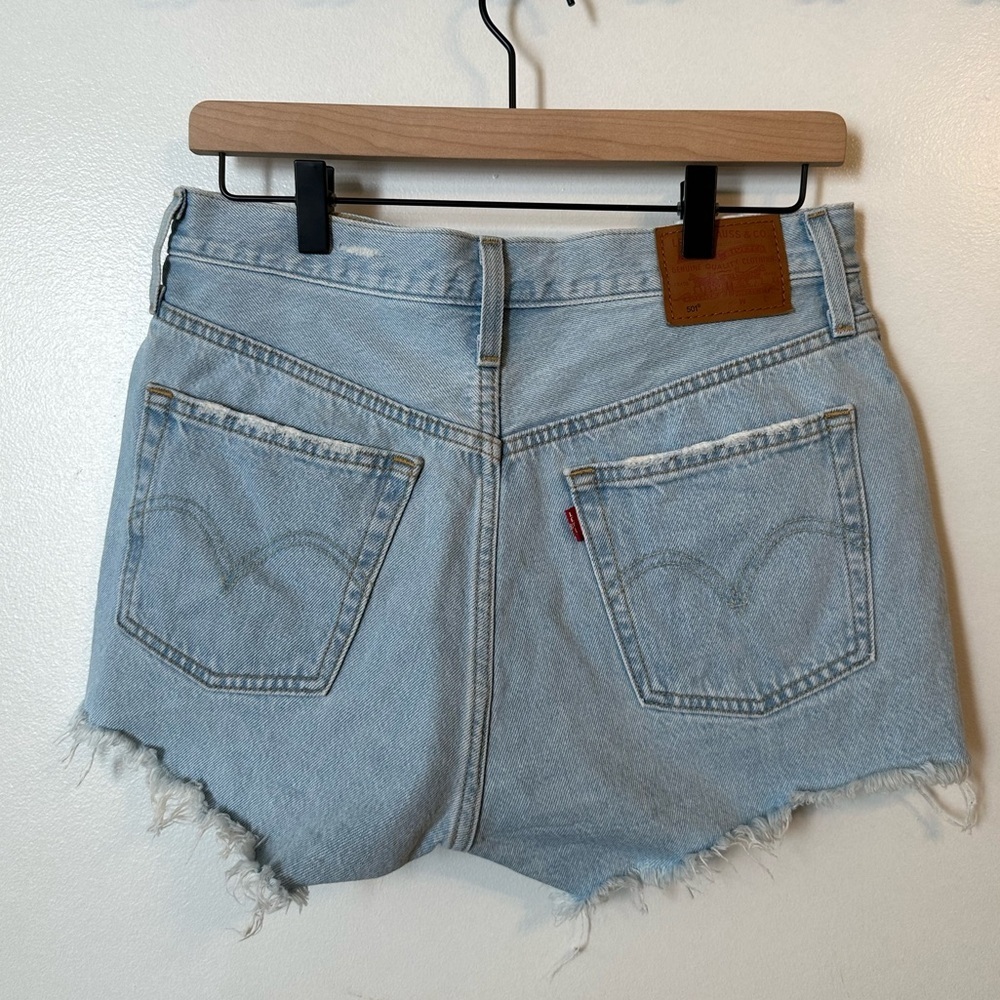 Levi’s 501 Jean Shorts - Picture 2 of 5